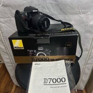 Nikon D7000 DSLR Camera comes with Nikon 55-200 Lens